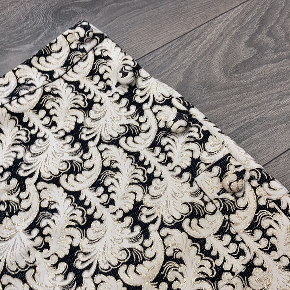 Mini skirt perfect for New Years! - Picture 2 of 5